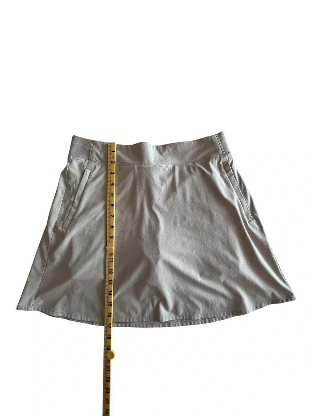 Athleta A-Line Women’s Skort in‎ Light Beige Size 6 Athletic Skirt Tennis Golf